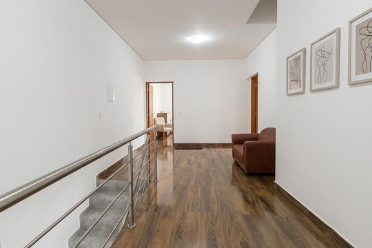 Corredor de casa de condomínio para alugar com 5 quartos, 250m² em Água Espraiada (Caucaia do Alto), Cotia