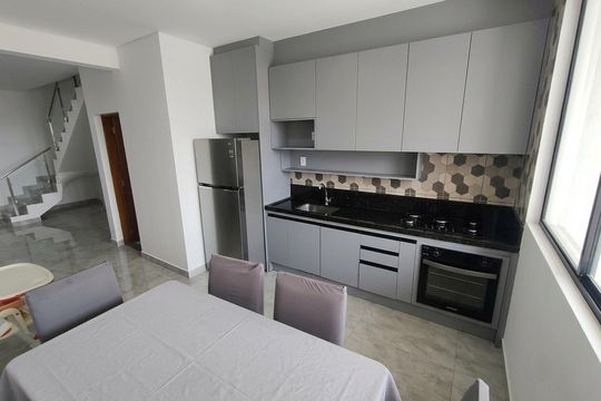 Cozinha de casa de condomínio para alugar com 5 quartos, 250m² em Água Espraiada (Caucaia do Alto), Cotia