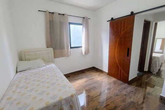 Quarto de casa de condomínio para alugar com 5 quartos, 250m² em Água Espraiada (Caucaia do Alto), Cotia