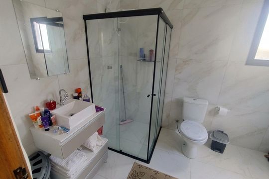 Banheiro de casa de condomínio para alugar com 5 quartos, 250m² em Água Espraiada (Caucaia do Alto), Cotia