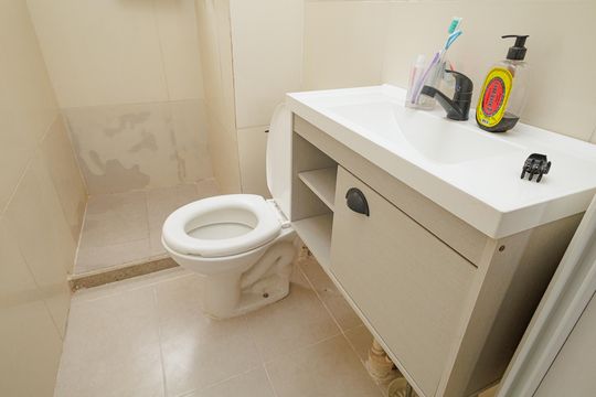 Banheiro de apartamento para alugar com 2 quartos, 40m² em Campo Grande, Rio de Janeiro