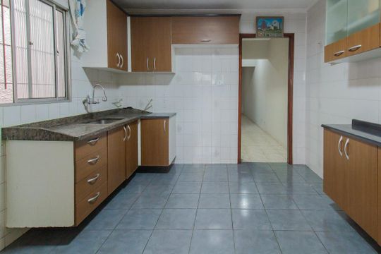 Casa para alugar com 2 quartos, 150m² em Vila Dirce, Mauá