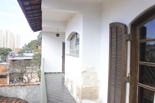 Varanda 1 de casa à venda com 4 quartos, 420m² em Jardim Dourado, Guarulhos
