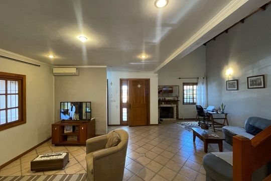 Casa à venda com 2 quartos, 190m² em Feitoria Seller, São Leopoldo