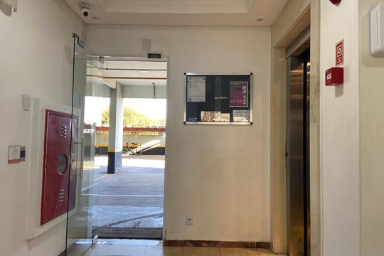 Hall de entrada de apartamento para alugar com 3 quartos, 76m² em Vila Osasco, Osasco
