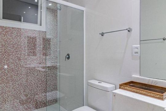 Banheiro 2 de casa de condomínio para alugar com 3 quartos, 290m² em Neópolis, Gravataí