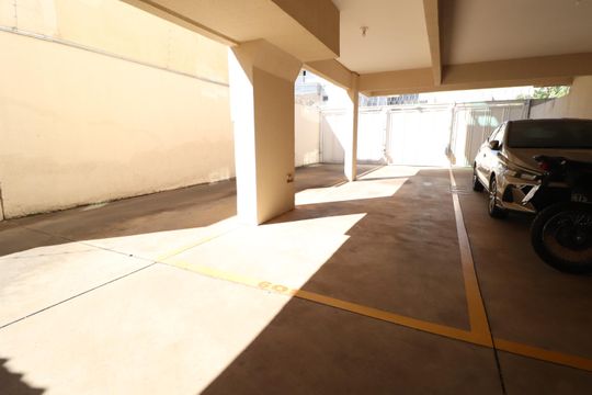 Garagem de apartamento para alugar com 4 quartos, 190m² em Jardim Botânico, Uberlândia