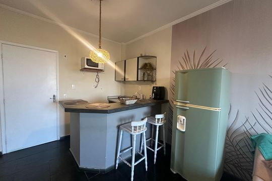 Cozinha de apartamento para alugar com 1 quarto, 47m² em Itararé, São Vicente