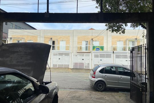 Garagem de casa à venda com 3 quartos, 300m² em I.a.p.i., Osasco