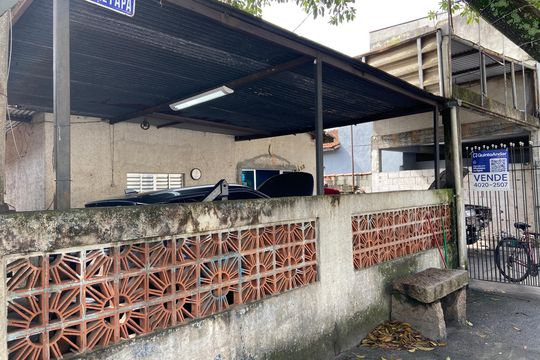 Fachada de casa à venda com 3 quartos, 300m² em I.a.p.i., Osasco
