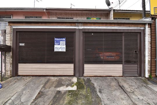 Fachada de casa à venda com 3 quartos, 120m² em Bairro Alto, Curitiba