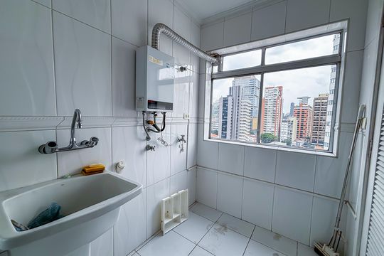 Área de serviço de apartamento para alugar com 3 quartos, 90m² em Pinheiros, São Paulo