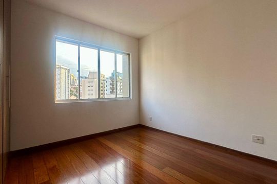 Quarto de apartamento à venda com 3 quartos, 100m² em Serra, Belo Horizonte