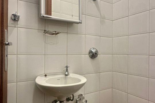 Banheiro de serviço  de apartamento à venda com 3 quartos, 100m² em Serra, Belo Horizonte
