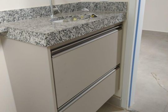 Banheiro de apartamento à venda com 2 quartos, 63m² em Jardim Santa Madalena, Sumaré