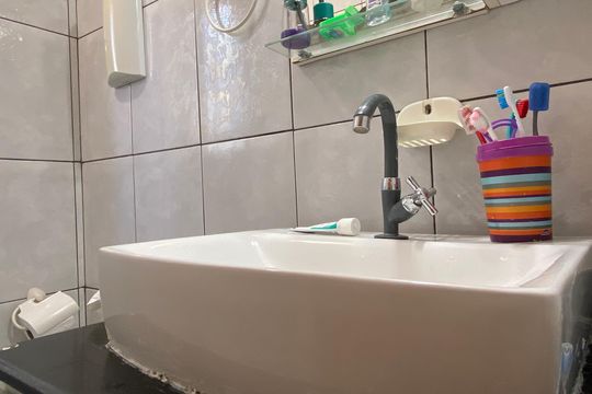 Banheiro de apartamento à venda com 3 quartos, 65m² em Continental, Osasco