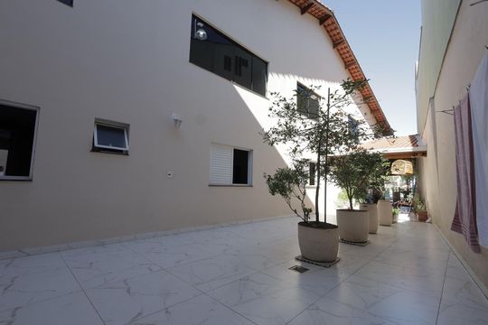 Quintal de casa à venda com 3 quartos, 354m² em Vila Curuçá, Santo André