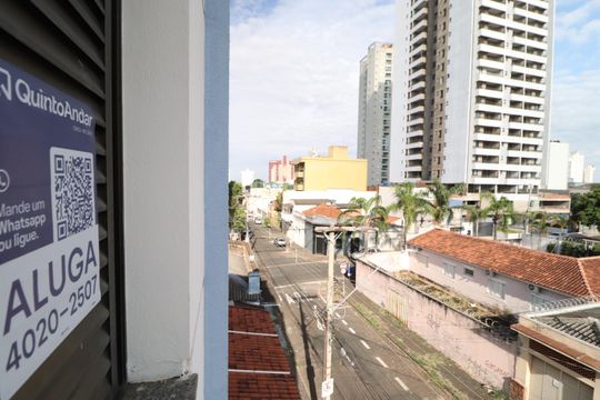 Plaquinha de apartamento para alugar com 3 quartos, 110m² em Centro, Uberlândia