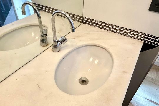 Banheiro da Suíte de casa de condomínio à venda com 2 quartos, 120m² em Parque Renato Maia, Guarulhos