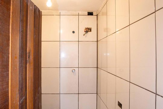 Banheiro de casa para alugar com 1 quarto, 50m² em Taboão, Diadema