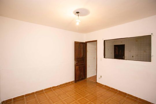 Quarto de casa para alugar com 1 quarto, 50m² em Taboão, Diadema
