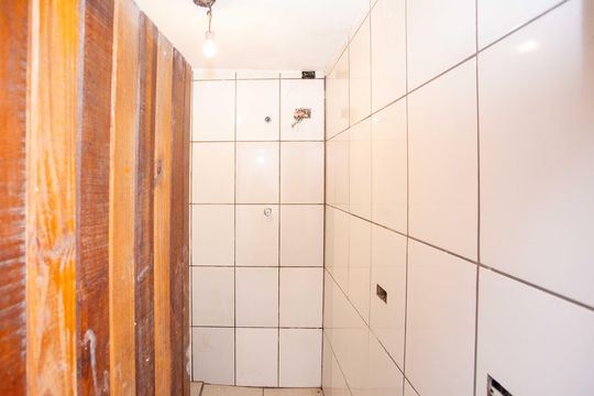 Banheiro de casa para alugar com 1 quarto, 50m² em Taboão, Diadema