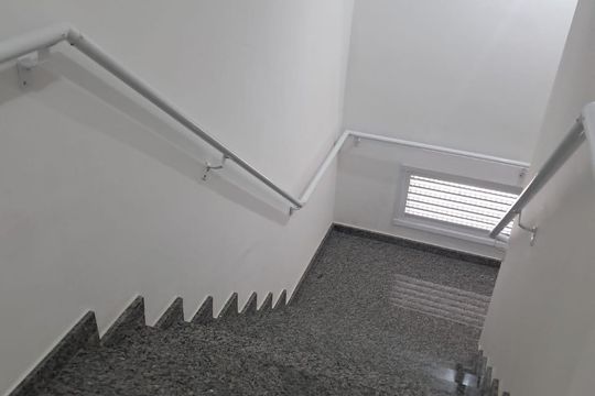Escada de apartamento à venda com 2 quartos, 52m² em Nova Gerti, São Caetano do Sul