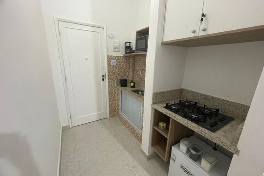 Cozinha de kitnet/studio à venda com 1 quarto, 22m² em Copacabana, Rio de Janeiro