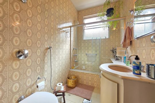 Banheiro Social de apartamento à venda com 3 quartos, 95m² em Sion, Belo Horizonte
