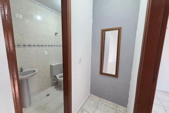 Sala de apartamento para alugar com 1 quarto, 75m² em Vila Tupi, Praia Grande