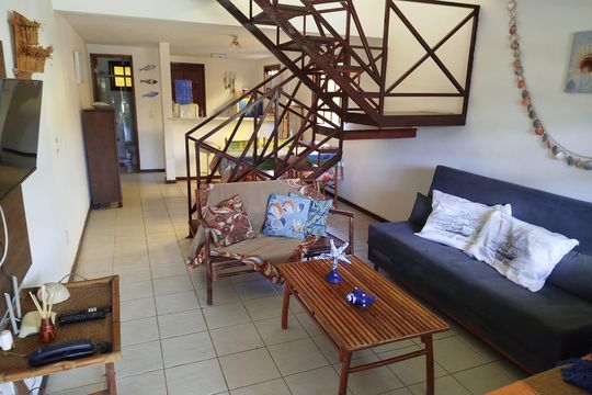 Sala de casa de condomínio para alugar com 2 quartos, 70m² em Tamoios, Cabo Frio