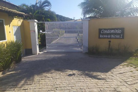 Fachada de casa de condomínio para alugar com 2 quartos, 70m² em Tamoios, Cabo Frio