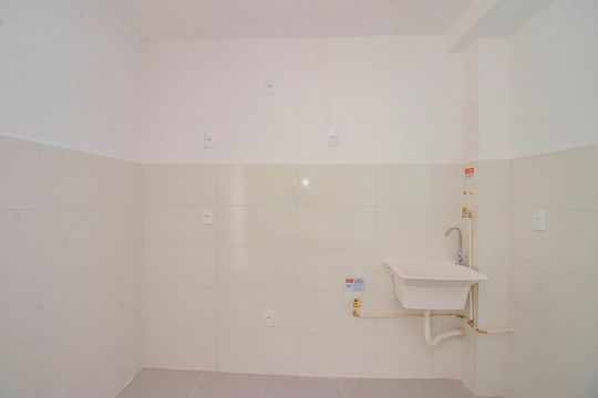 Cozinha e Área de Serviço de apartamento para alugar com 2 quartos, 51m² em Rubem Berta, Porto Alegre