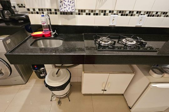 Cozinha de kitnet/studio à venda com 1 quarto, 33m² em Copacabana, Rio de Janeiro
