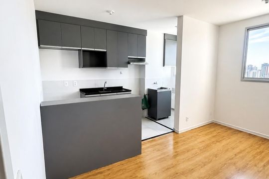 Sala/cozinha de apartamento para alugar com 2 quartos, 45m² em Água Branca, São Paulo