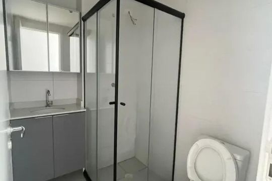 Banheiro de apartamento para alugar com 2 quartos, 45m² em Água Branca, São Paulo