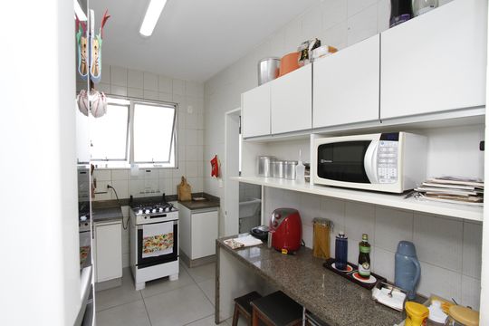 Cozinha de apartamento à venda com 3 quartos, 107m² em Coracao de Jesus, Belo Horizonte