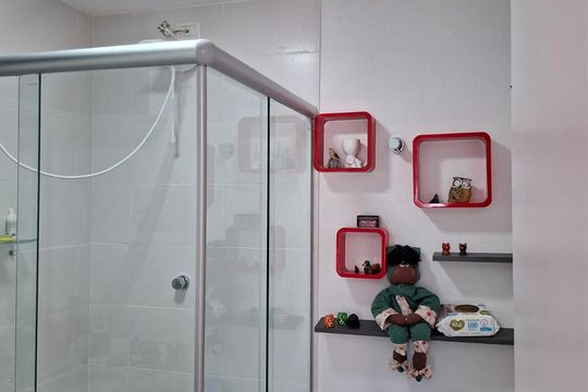 Banheiro 2 de casa de condomínio à venda com 2 quartos, 117m² em Parque Santa Fé, Porto Alegre