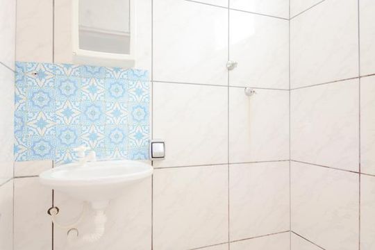Banheiro de casa para alugar com 1 quarto, 25m² em Jardim dos Pimentas, Guarulhos