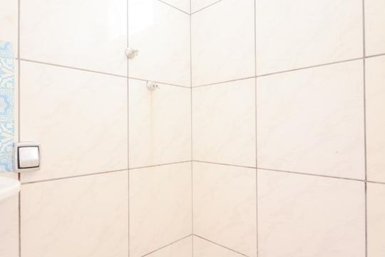 Banheiro de casa para alugar com 1 quarto, 25m² em Jardim dos Pimentas, Guarulhos