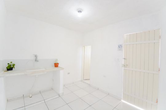 Casa para alugar com 1 quarto, 25m² em Jardim dos Pimentas, Guarulhos