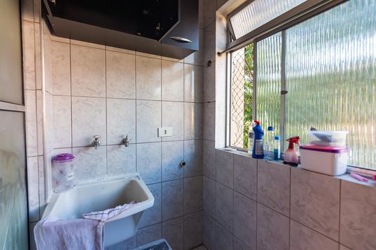 Área de Serviço de apartamento para alugar com 2 quartos, 45m² em Ayrosa, Osasco