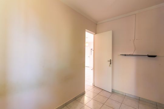Quarto 1 de apartamento para alugar com 2 quartos, 45m² em Ayrosa, Osasco