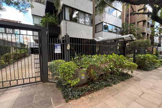 Plaquinha Instalada código VZOE-393 de apartamento à venda com 3 quartos, 137m² em Petrópolis, Porto Alegre