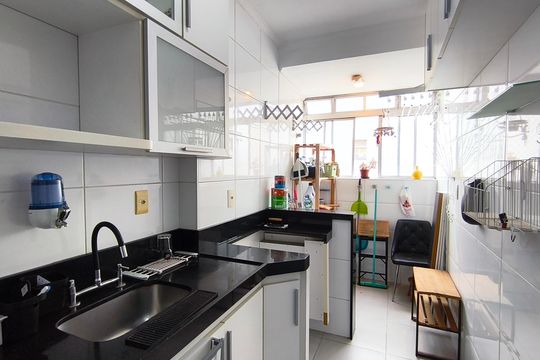 Cozinha de apartamento para alugar com 1 quarto, 40m² em Aclimação, São Paulo