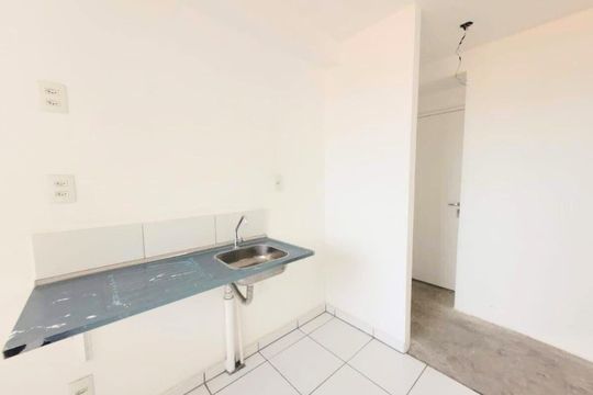 Cozinha de apartamento à venda com 2 quartos, 59m² em Parque Jaçatuba, Santo André