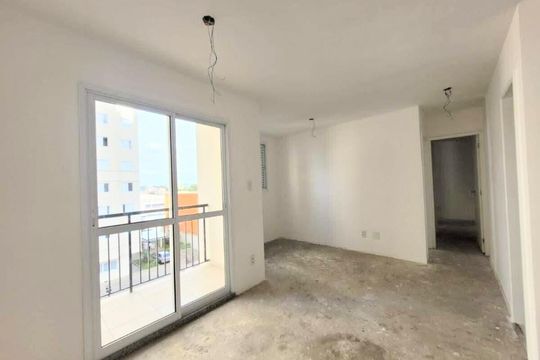 Sala de apartamento à venda com 2 quartos, 49m² em Parque Jaçatuba, Santo André
