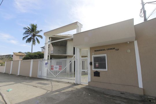 Fachada de casa de condomínio para alugar com 3 quartos, 100m² em Jacaré, Cabo Frio