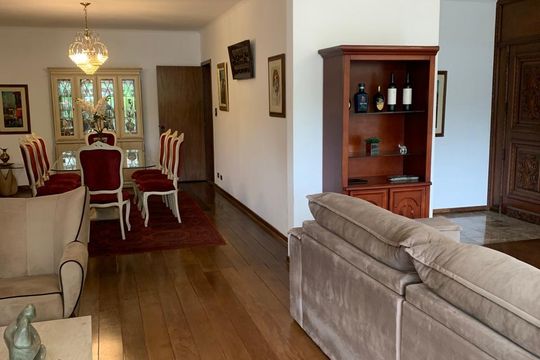Casa à venda com 4 quartos, 382m² em Pacaembu, São Paulo