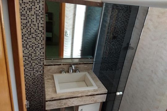 Banheiro de casa à venda com 5 quartos, 360m² em Jardim Brasil (Zona Norte), São Paulo